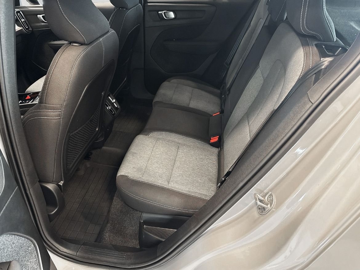 Volvo XC40 B3 FWD Bensin Plus Dark 2025, bild 7/9
