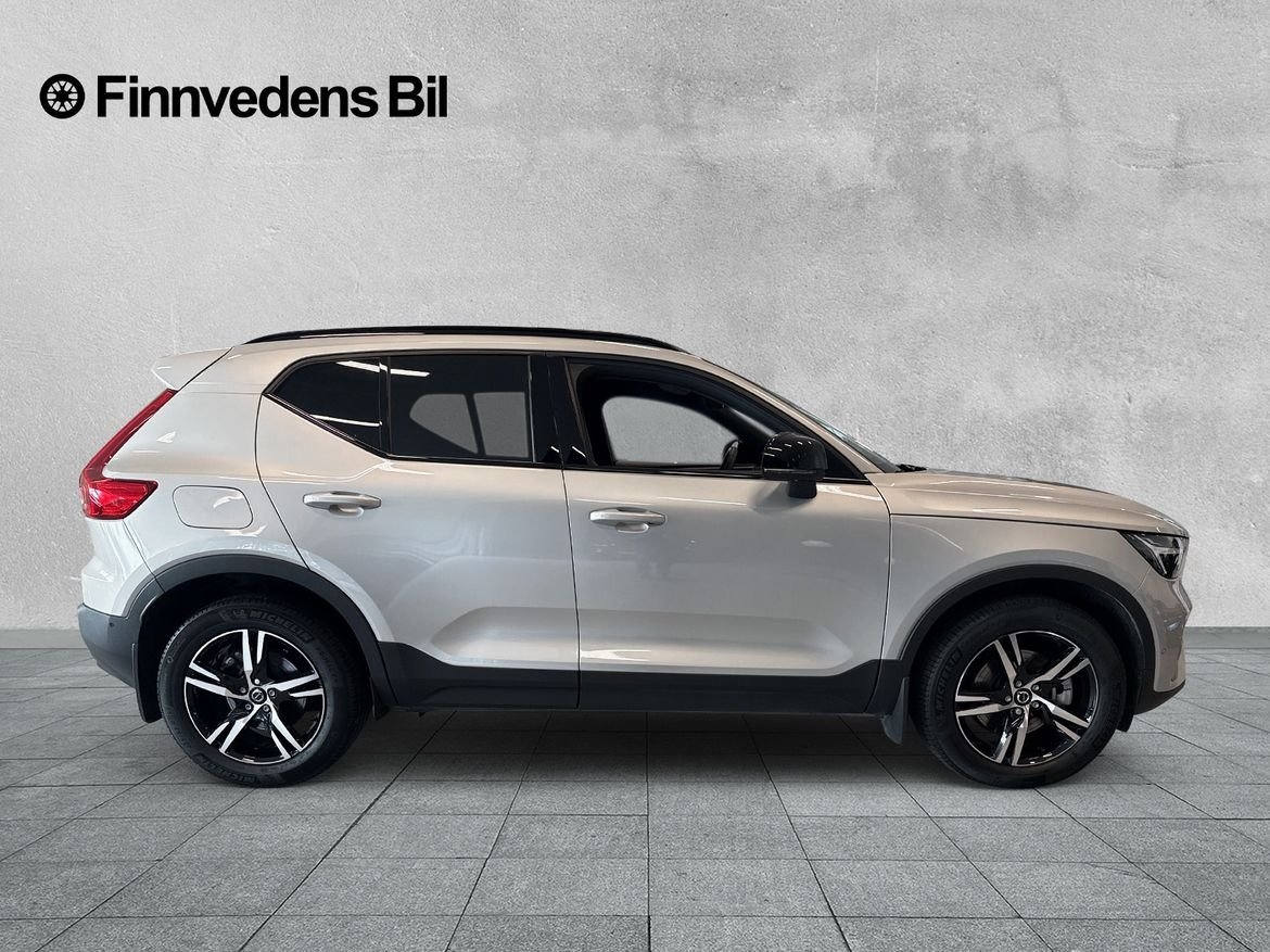Volvo XC40 B3 FWD Bensin Plus Dark 2025, bild 5/9