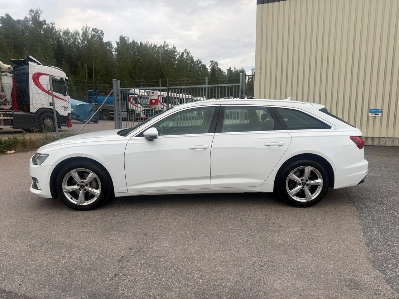 Audi A6 2023, bild 2/10