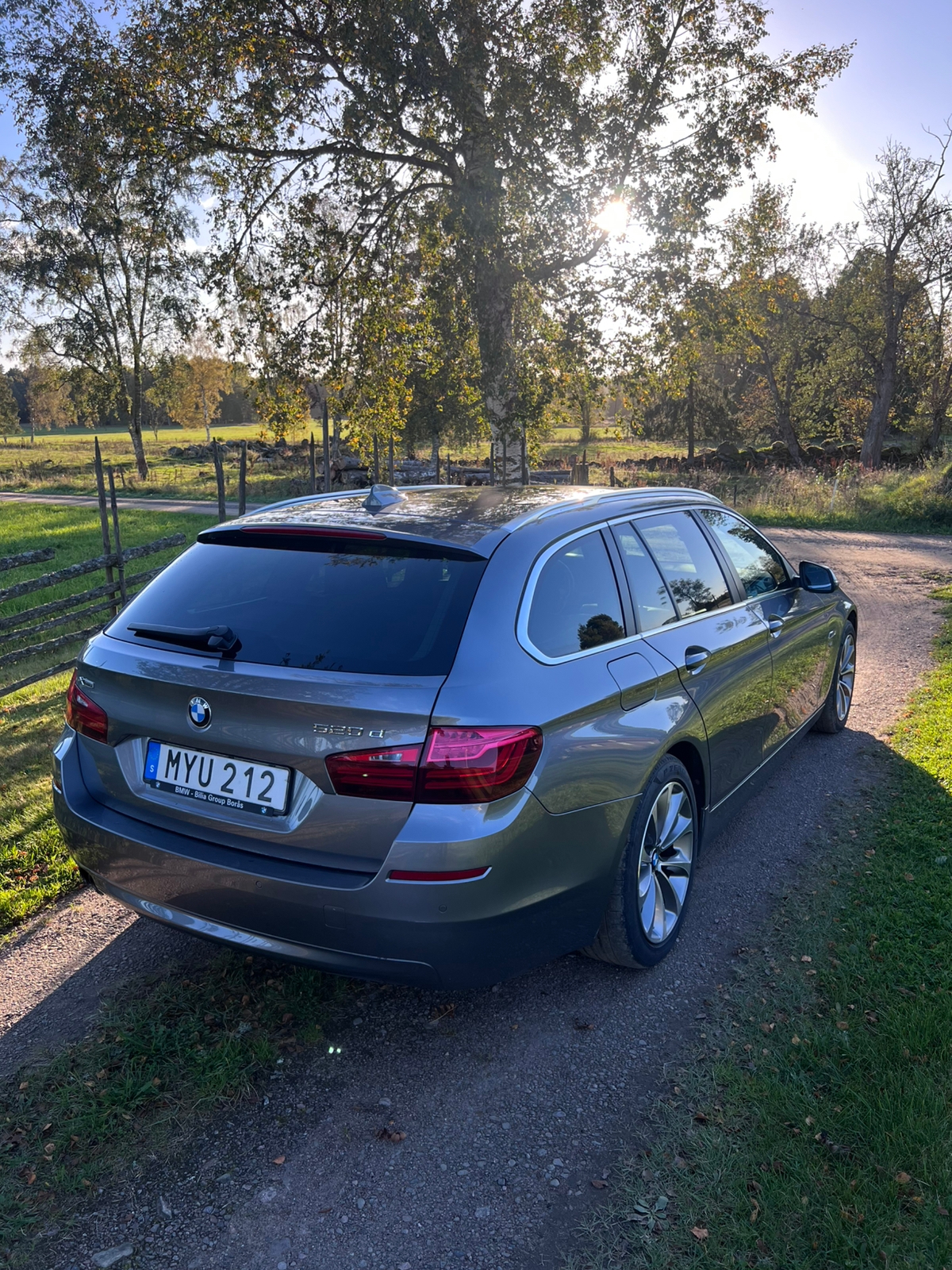 BMW 520 d xDrive Touring Steptronic 2016, bild 2/10