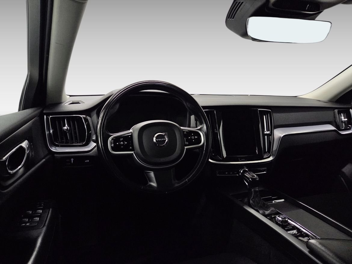 Volvo V60 2021, photo 6/10