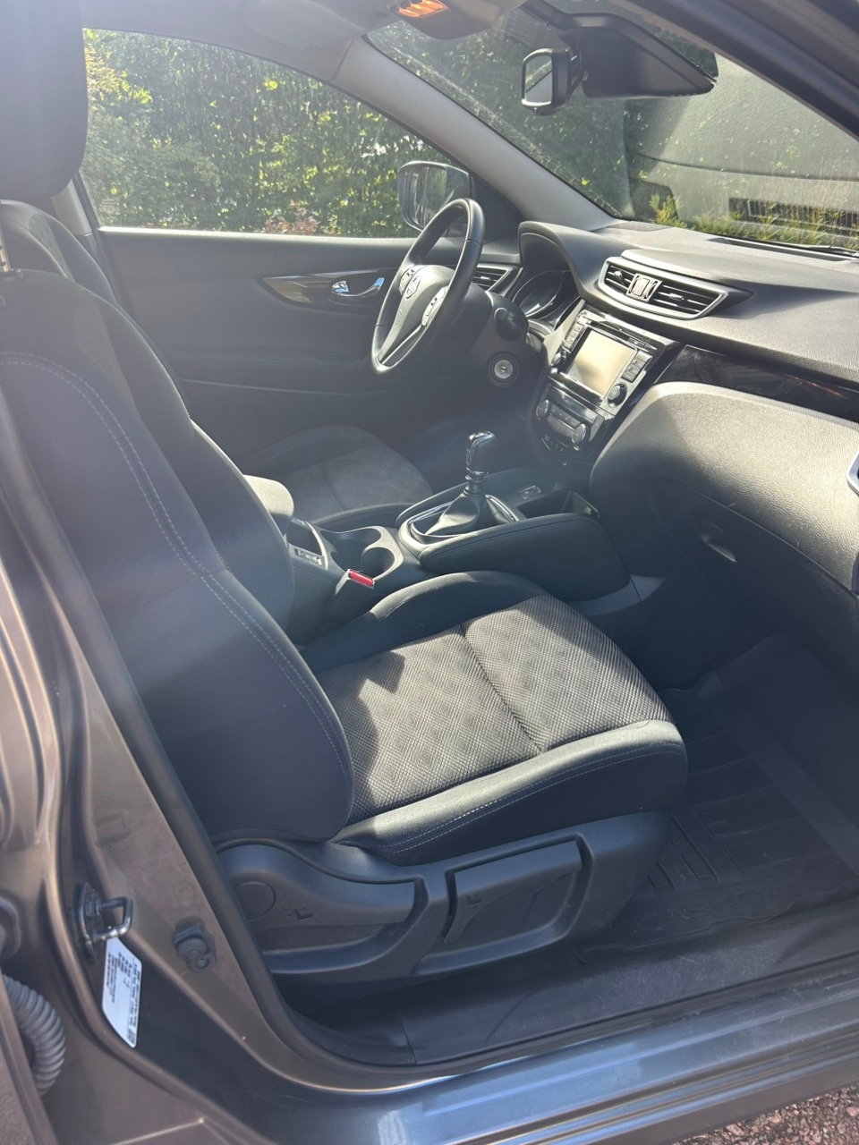 Nissan Qashqai 1.2 DIG-T Manuell 2015, kuva 6/7