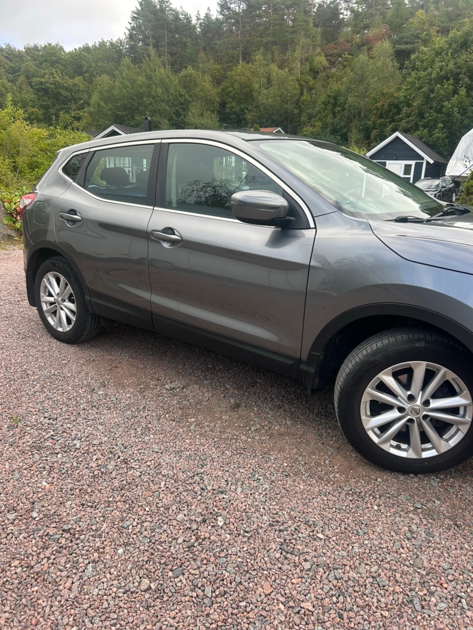 Nissan Qashqai 1.2 DIG-T Manuell 2015, kuva 2/7