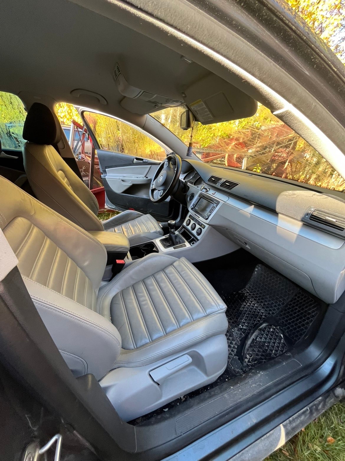 Volkswagen Passat 2010, bild 3/6