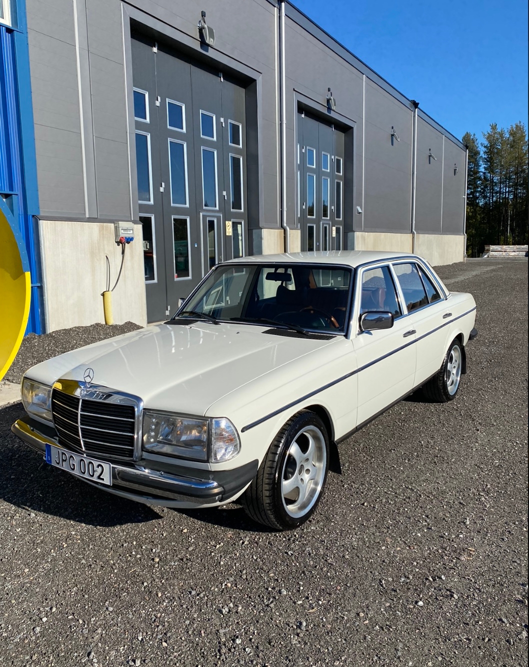Mercedes-Benz 220