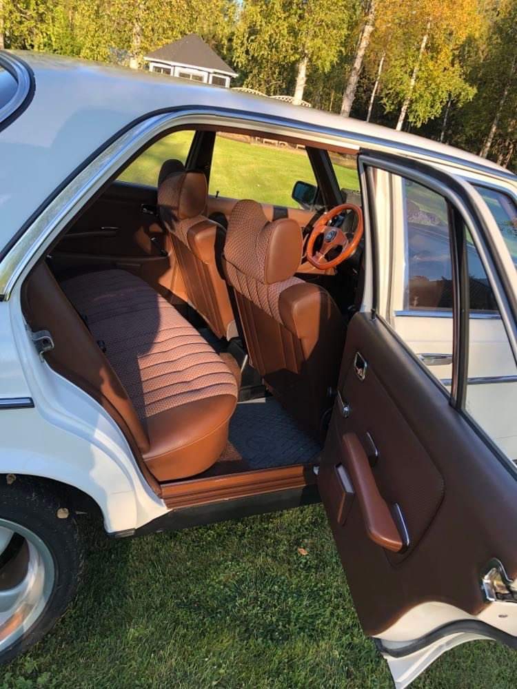 Mercedes-Benz 220 D Manuell 1977, photo 7/8