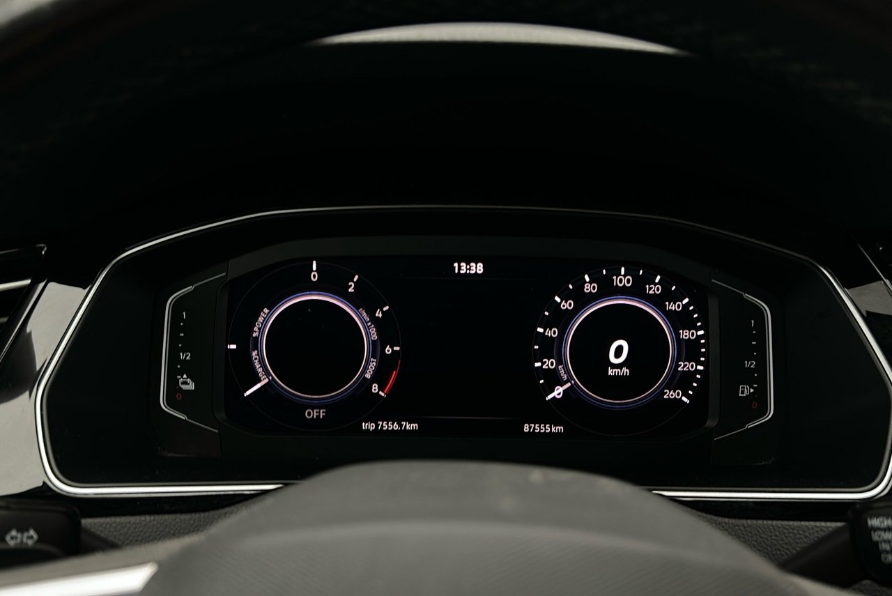 Volkswagen Passat 2023, bild 7/10