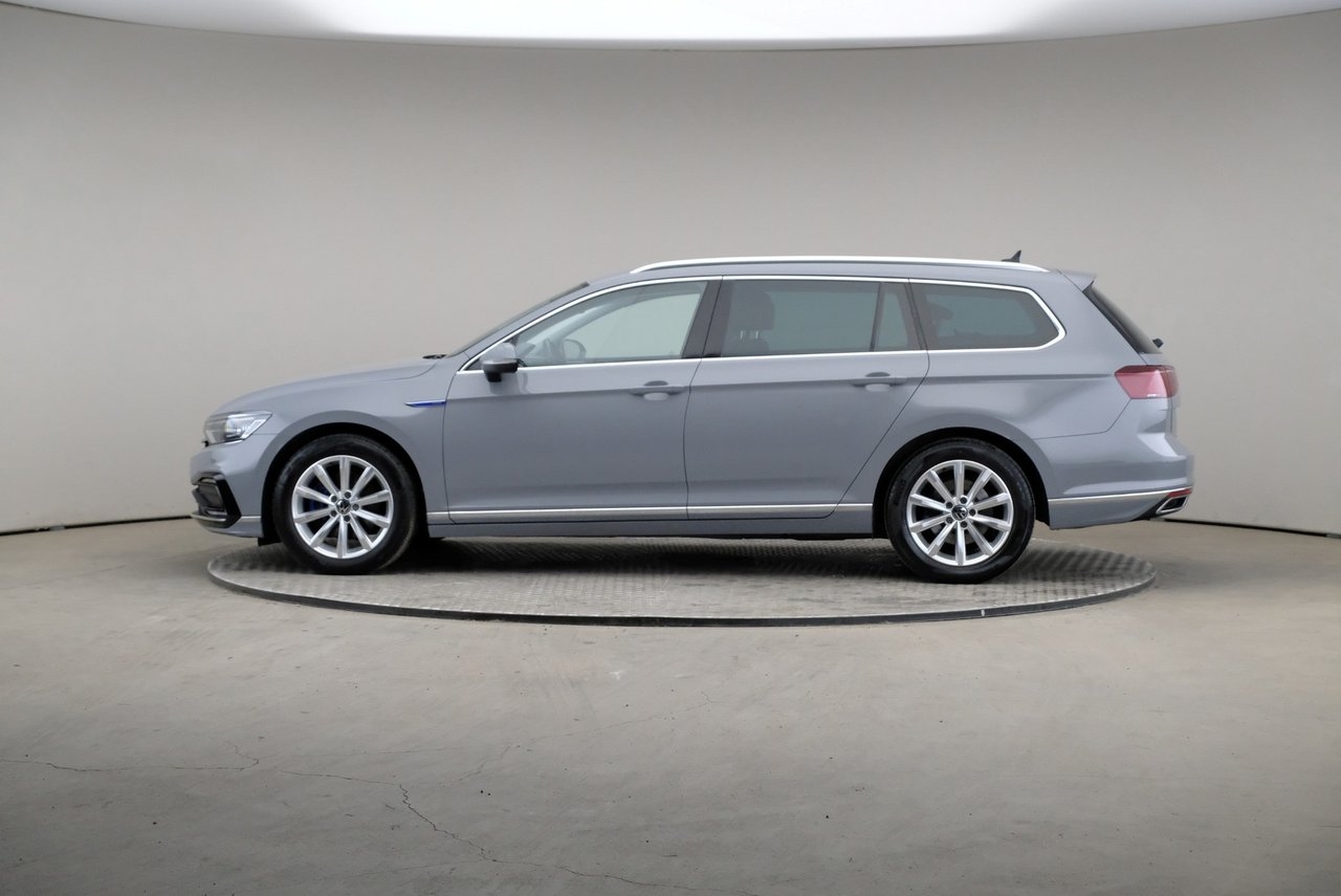 Volkswagen Passat 2023, bild 4/10