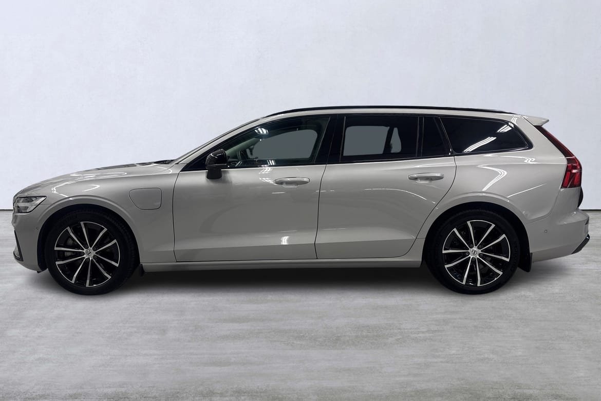 Volvo V60 T6 Plus Dark Nordic Edition 2025, bild 2/10