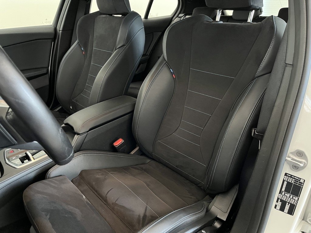 BMW 120 2026, photo 7/10