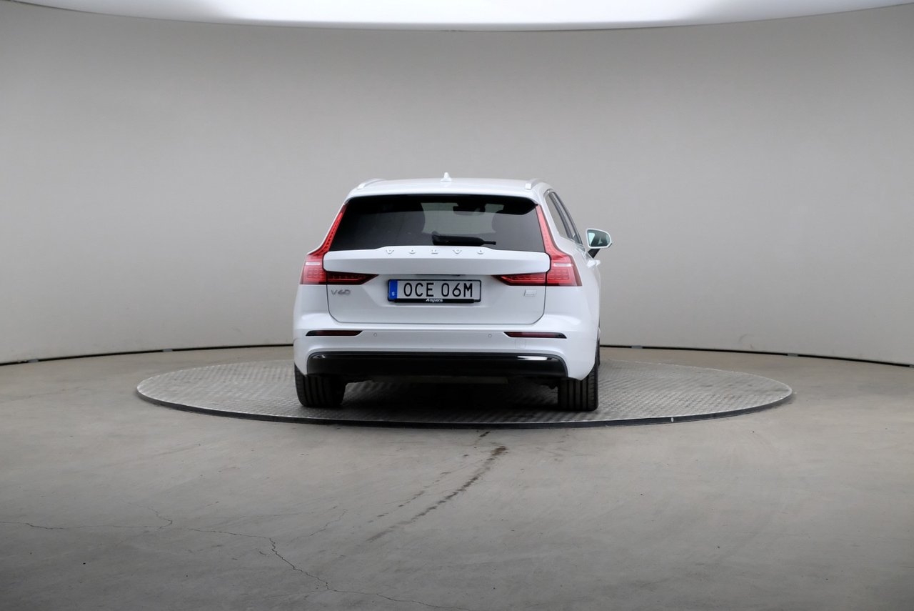 Volvo V60 2023, photo 5/10