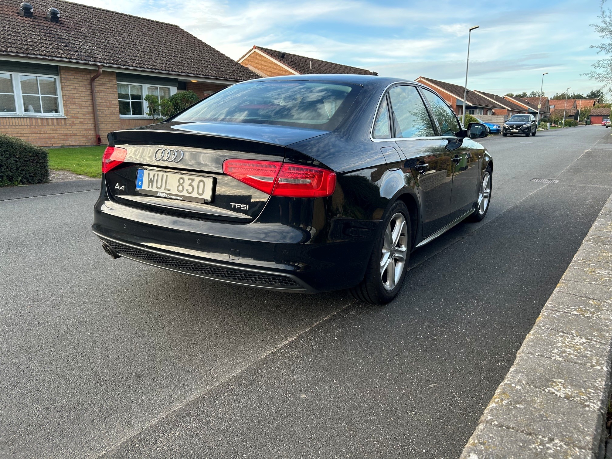 Audi A4 Sedan 1.8 TFSI Manuell 2014, photo 2/4