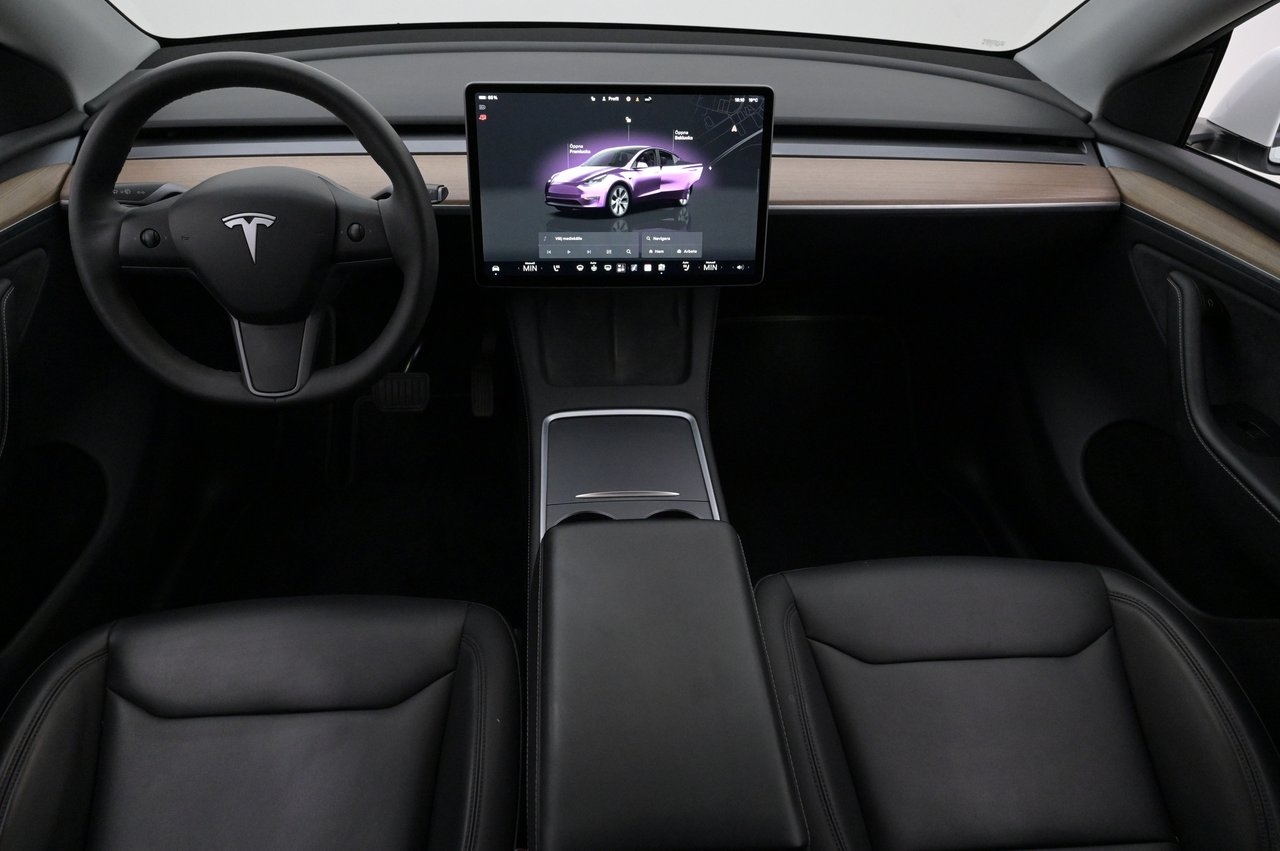 Tesla Model Y Long Range AWD Autopilot 2023, bild 6/10