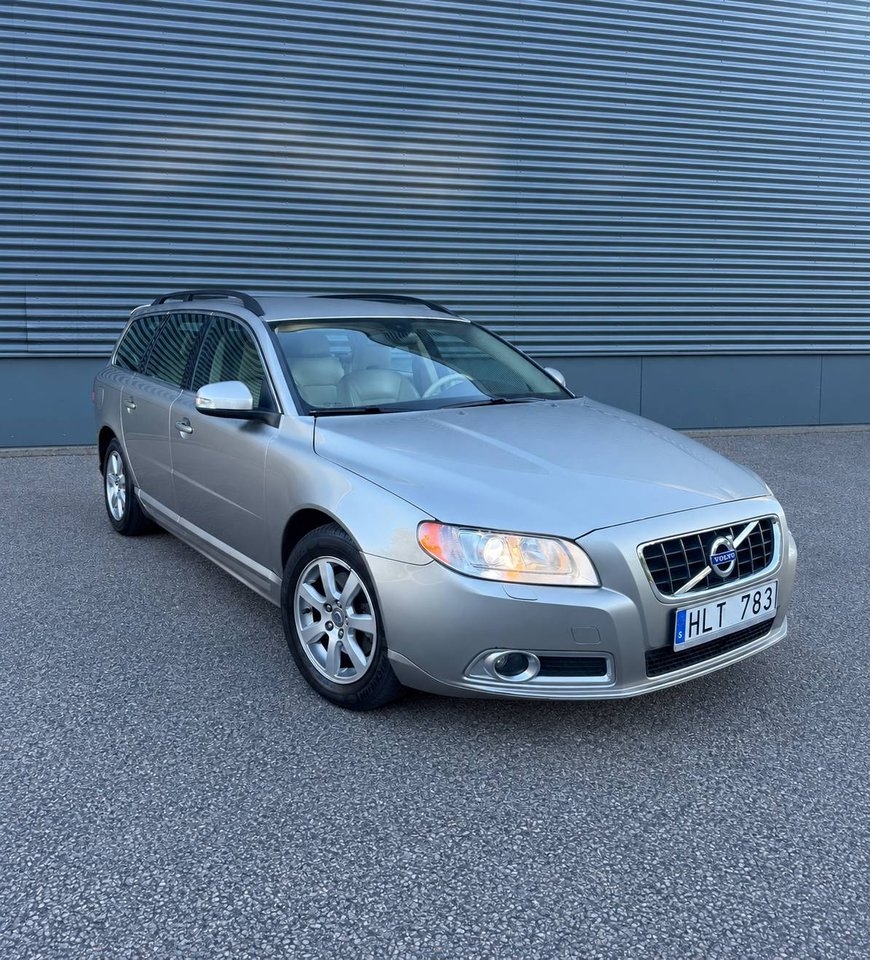 Volvo V70 D3 Geartronic Momentum Euro 5 2011, bild 2/10