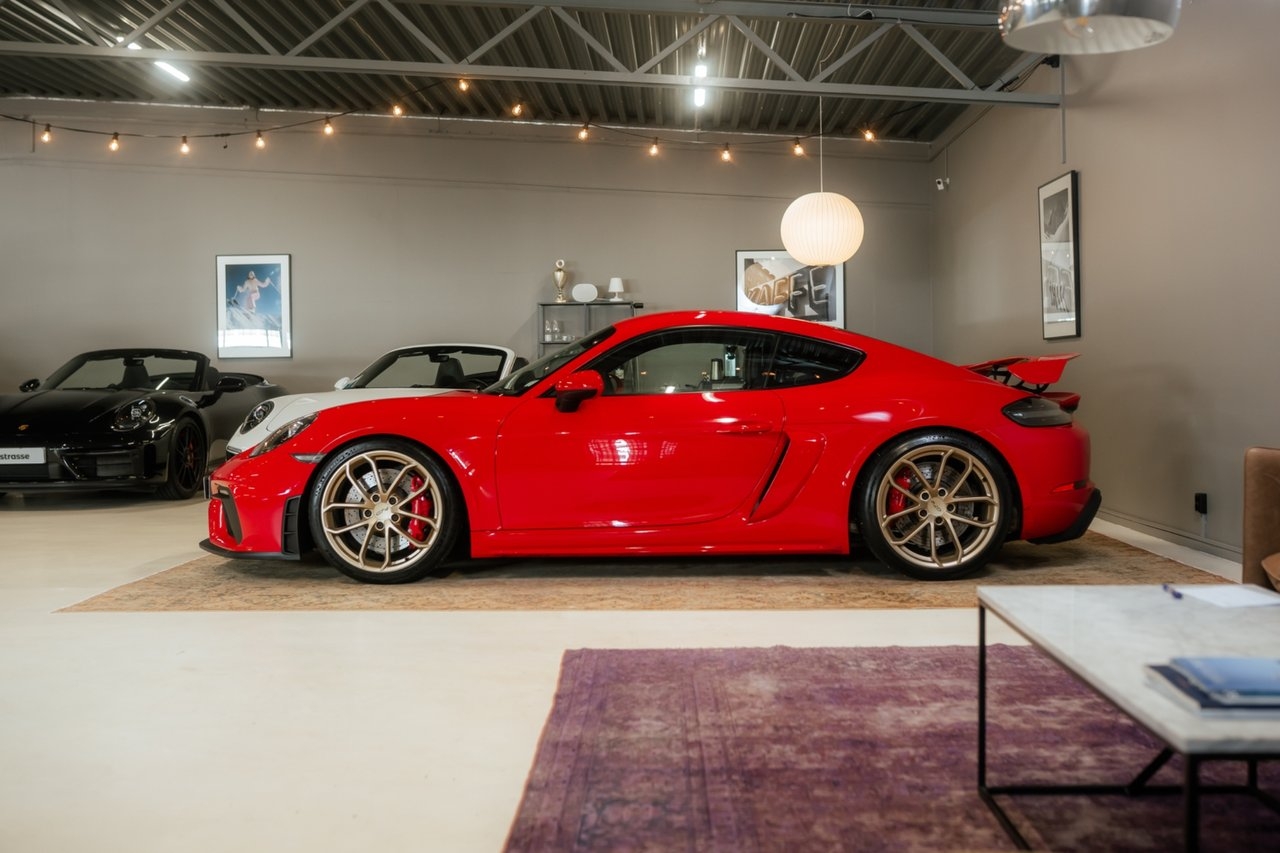 Porsche 718 Cayman GT4 PDK 2023, photo 5/10