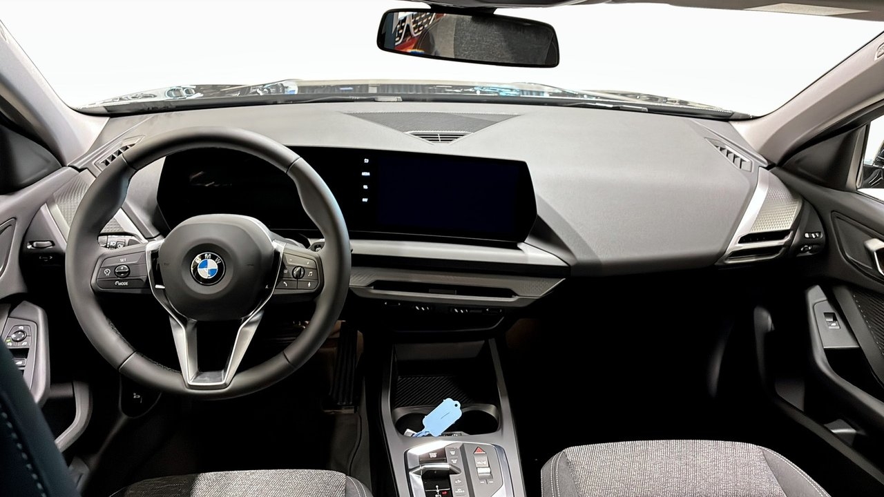 BMW 120 i 2026, bild 4/9