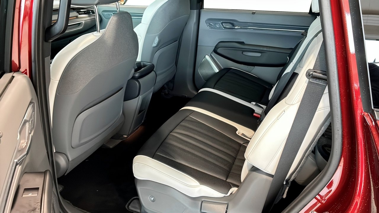Kia EV9 LINE AWD LONG RANGE 7 SITS 2026, bild 5/9