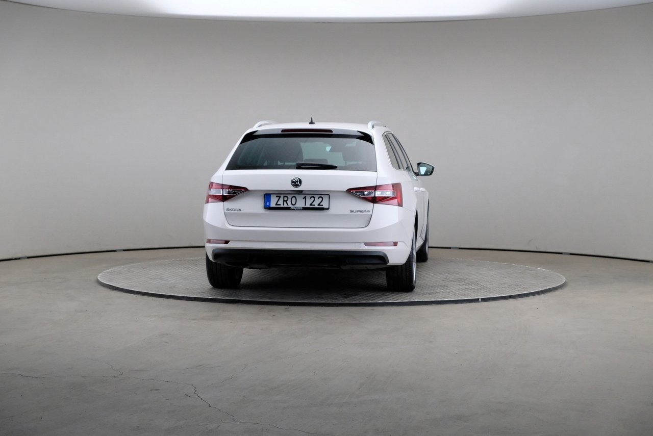 Skoda Superb 2019, bild 5/10