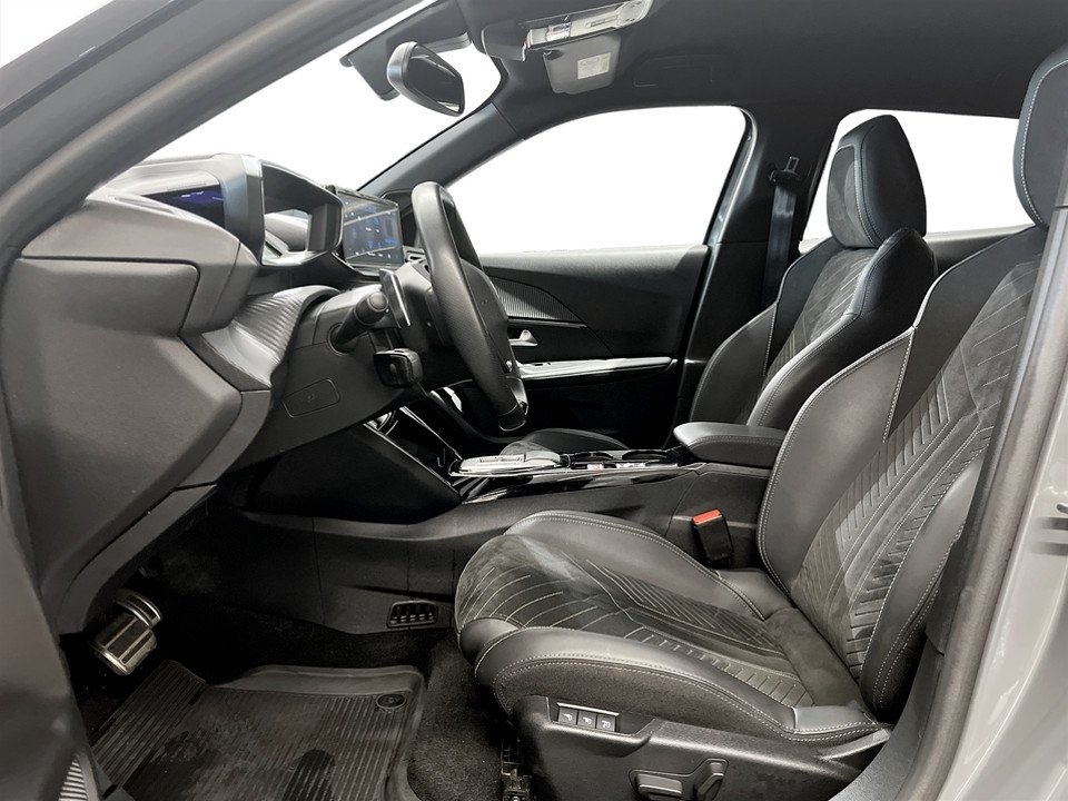 Peugeot 2008 GT Hybrid 145hk Aut 2025, bild 4/10