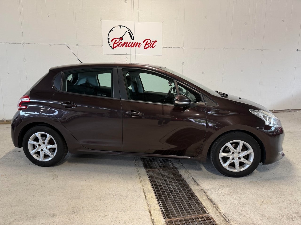 Peugeot 208 5-dörrar 1.4 VTi 2012, bild 5/10