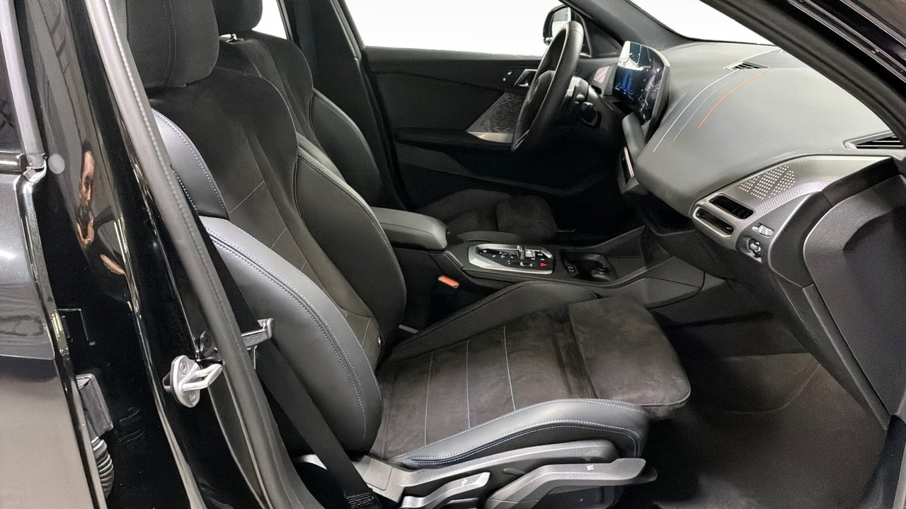 BMW 120 2026, bild 3/9