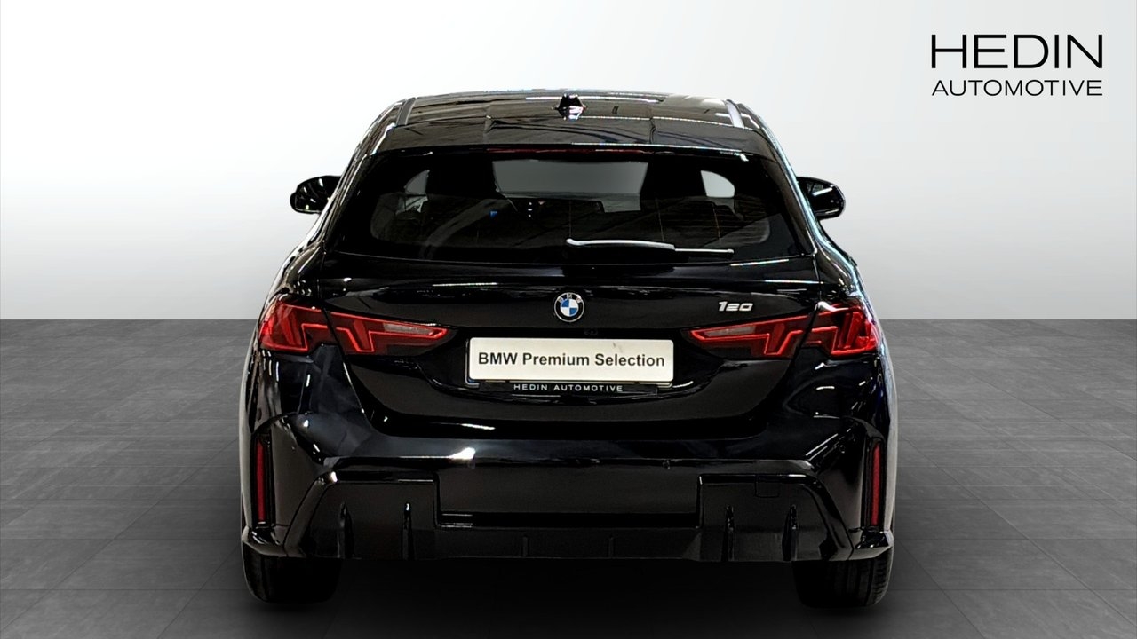 BMW 120 2026, bild 7/9