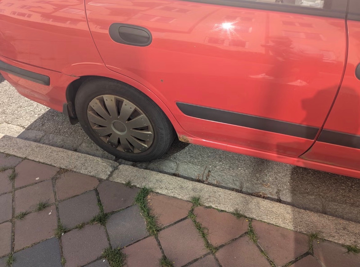 Nissan Almera Sedan 1.5 Manuell 2001, bild 6/8