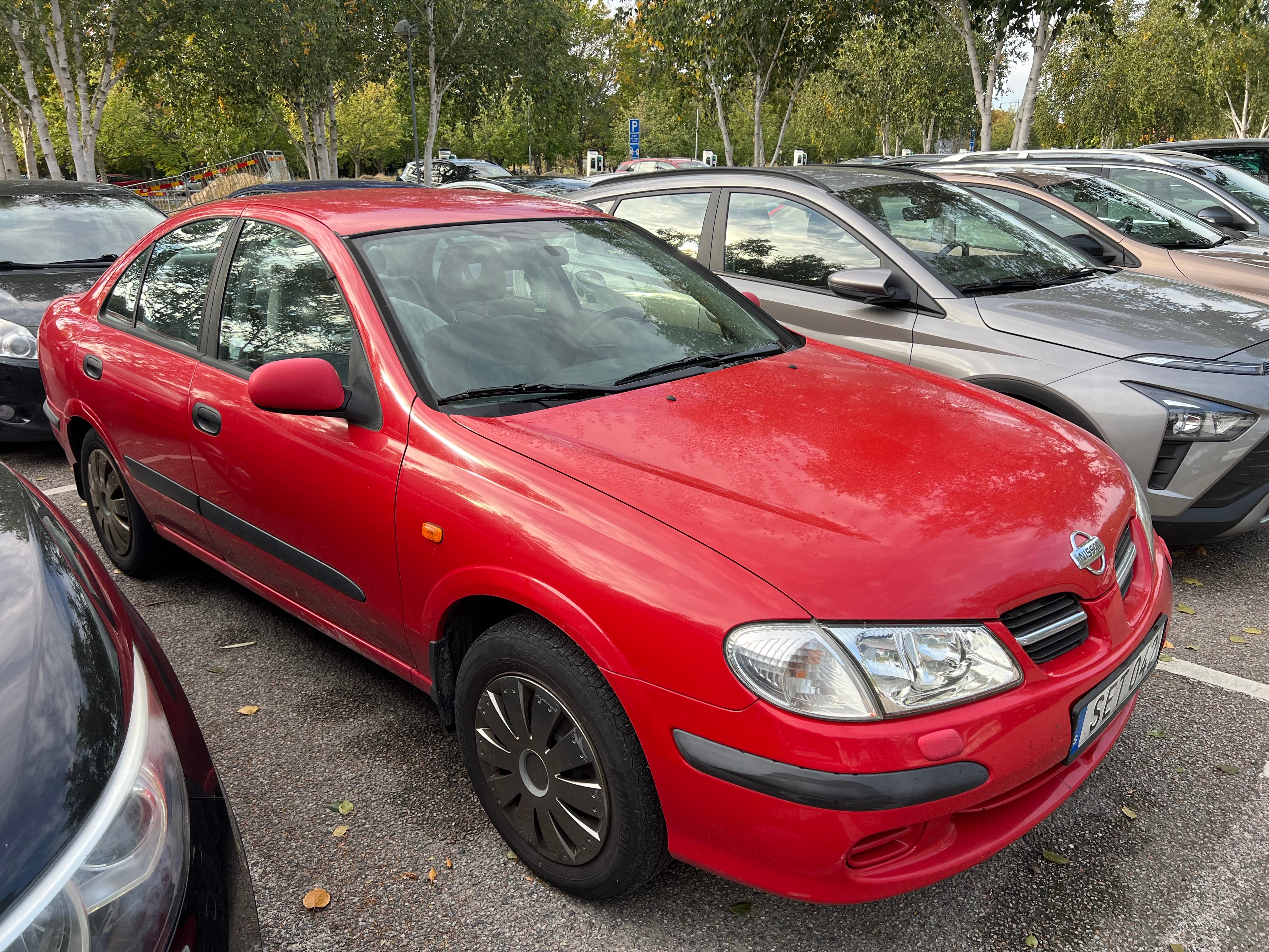 Nissan Almera Sedan 1.5 Manuell 2001, bild 2/8