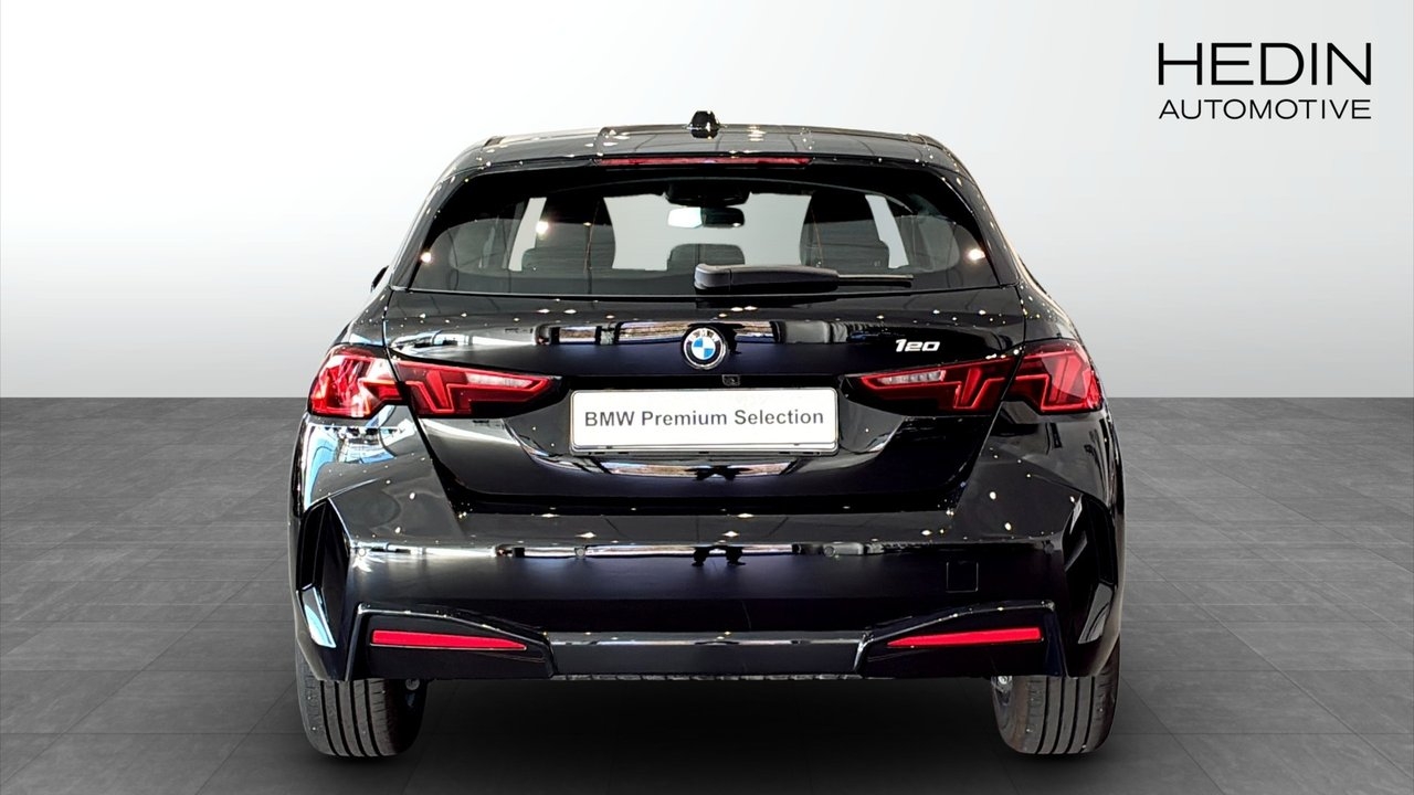 BMW 120 2026, bild 7/9