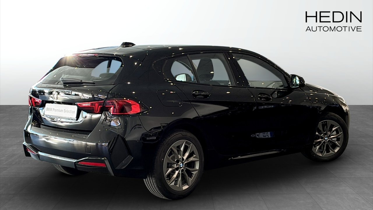 BMW 120 2026, bild 2/9