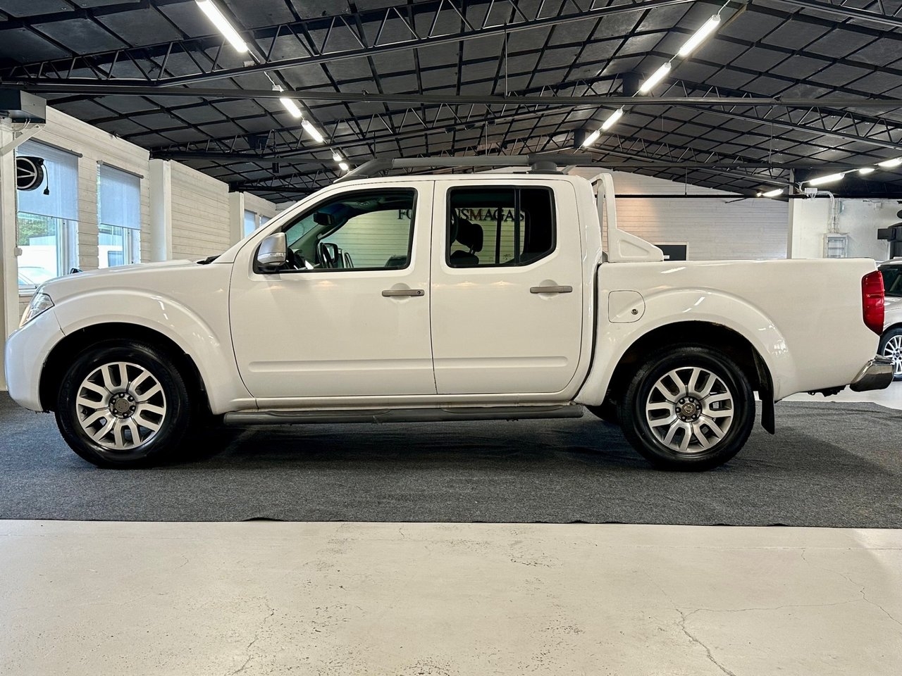 Nissan Navara 2015, photo 5/10