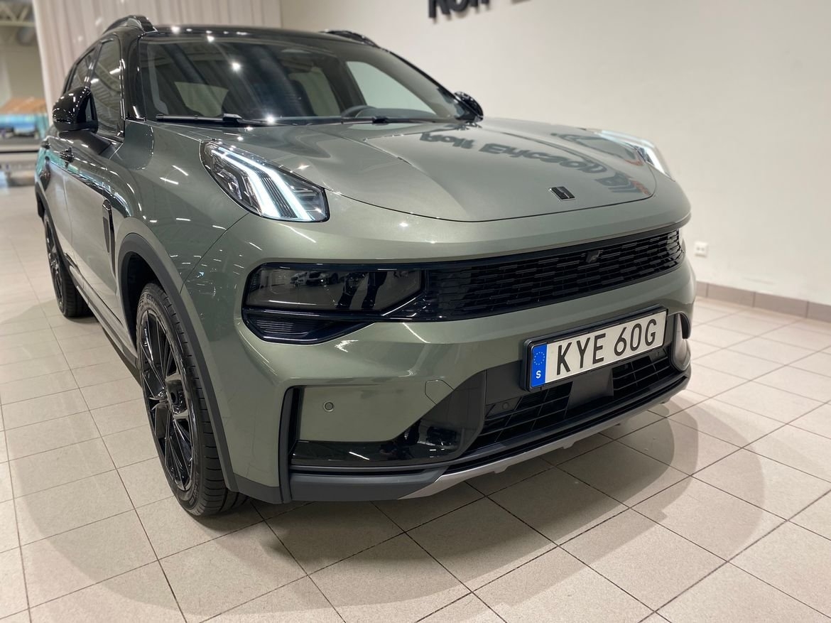 Lynk & Co 01 More PHEV 2025, photo 3/10
