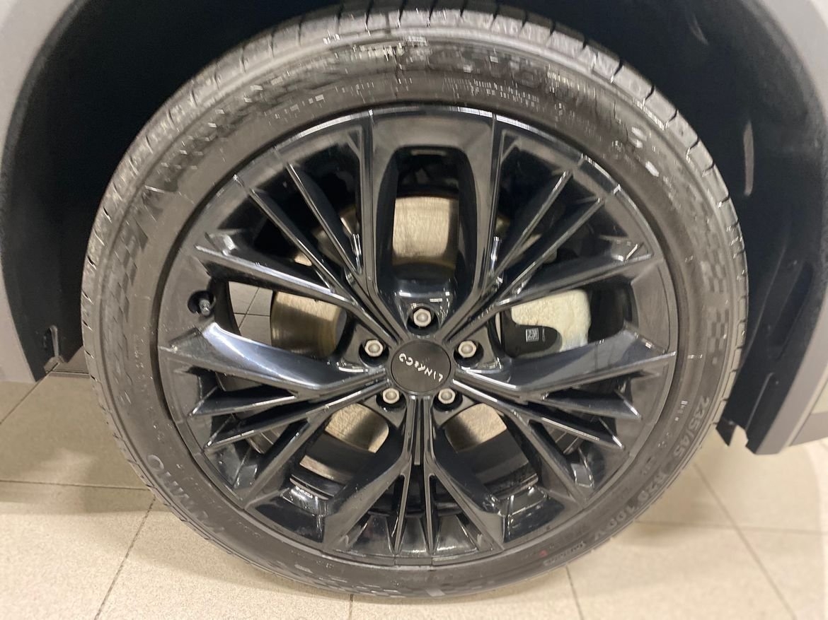 Lynk & Co 01 More PHEV 2025, photo 7/10
