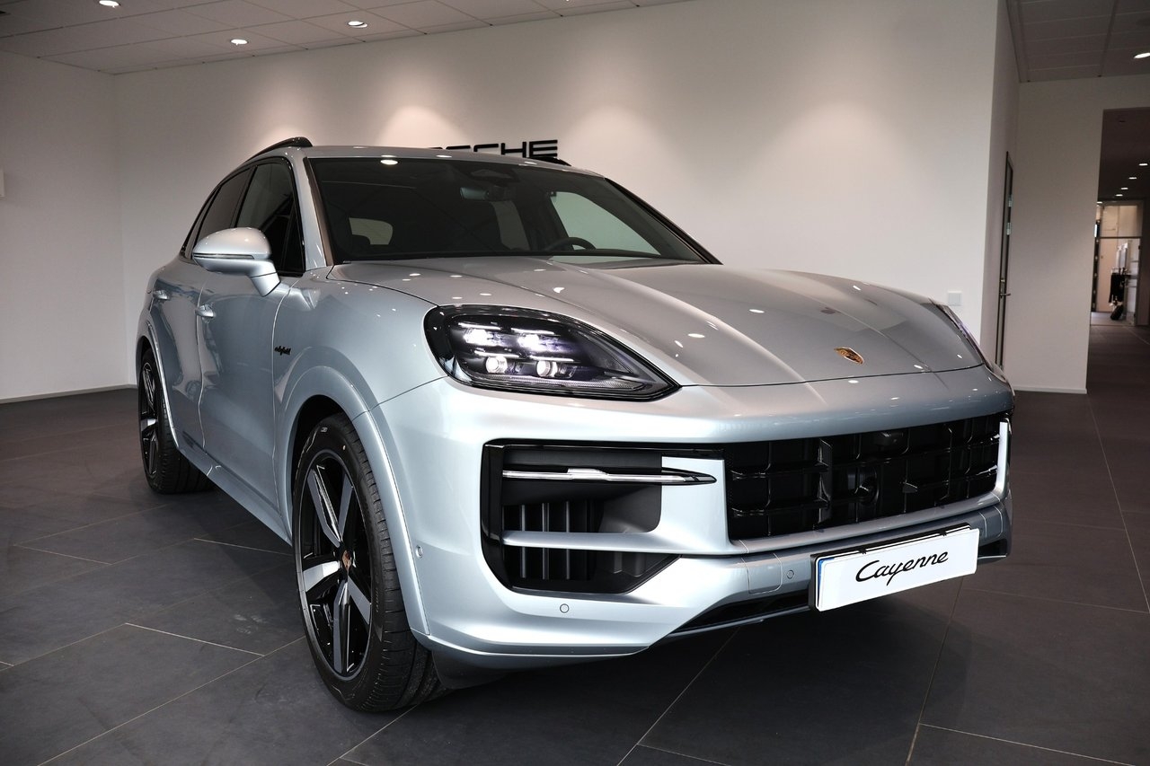 Porsche Cayenne E-Hybrid Black Edition 2026, bild 4/10