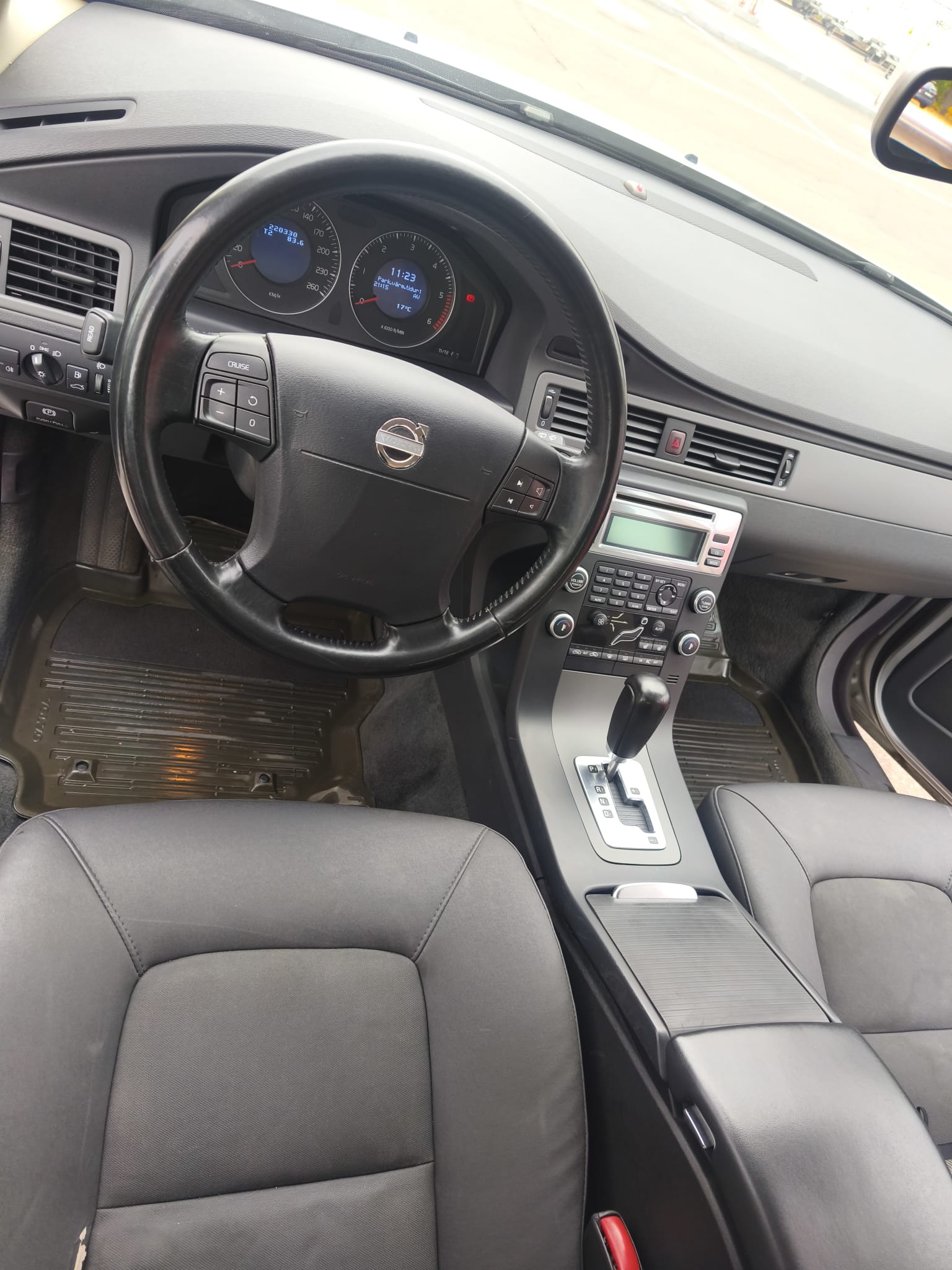Volvo V70 2.4D Geartronic 2009, kuva 6/10