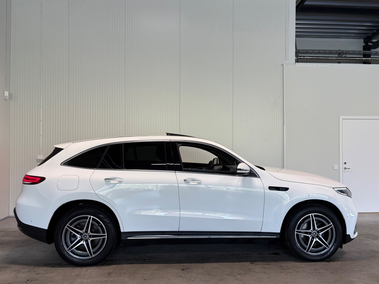 Mercedes-Benz EQC 400 4M AMG Pano 2020, bild 3/10