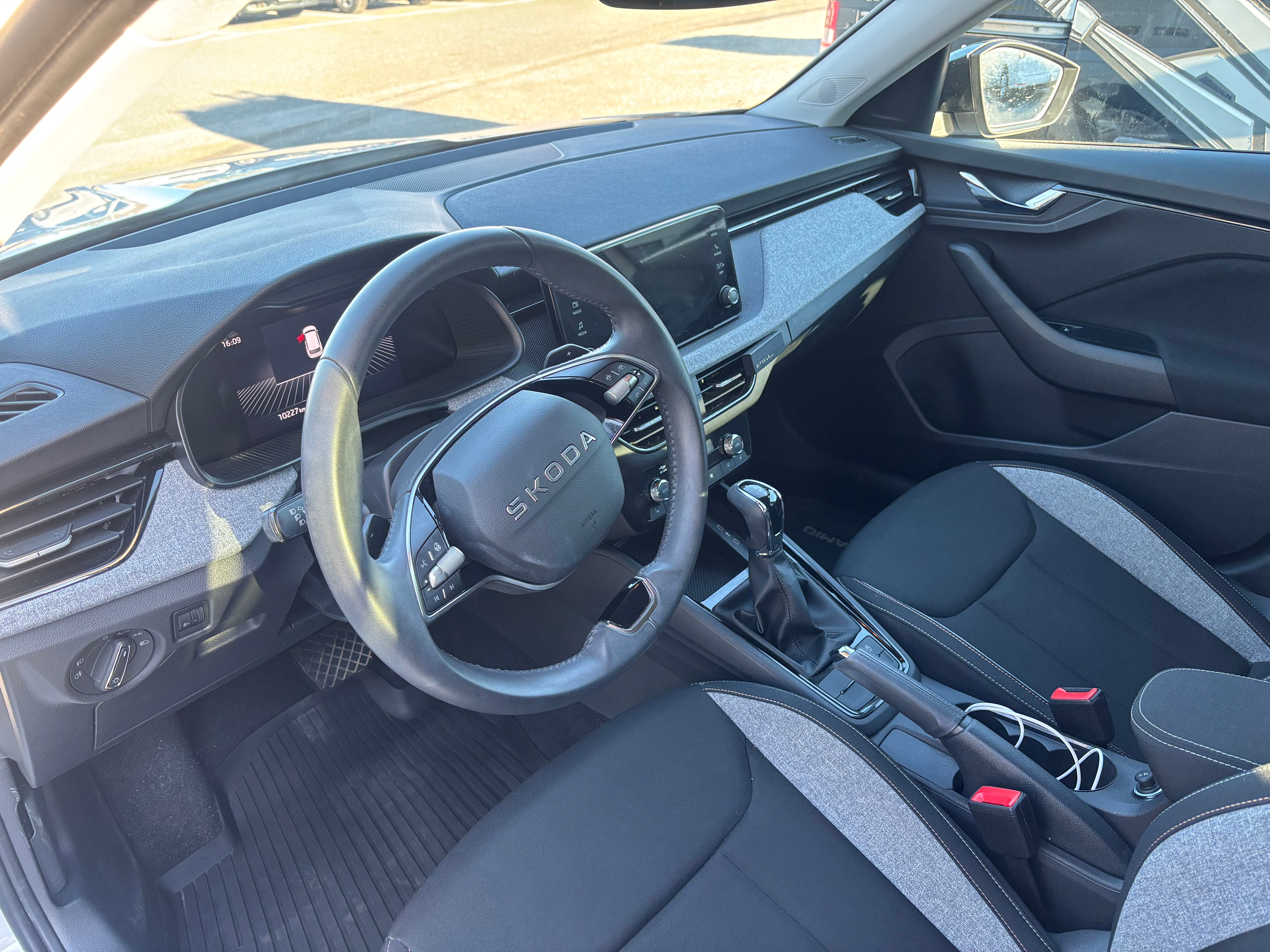 Skoda Kamiq 1.0 TSI DSG Sekventiell 2026, bild 5/6