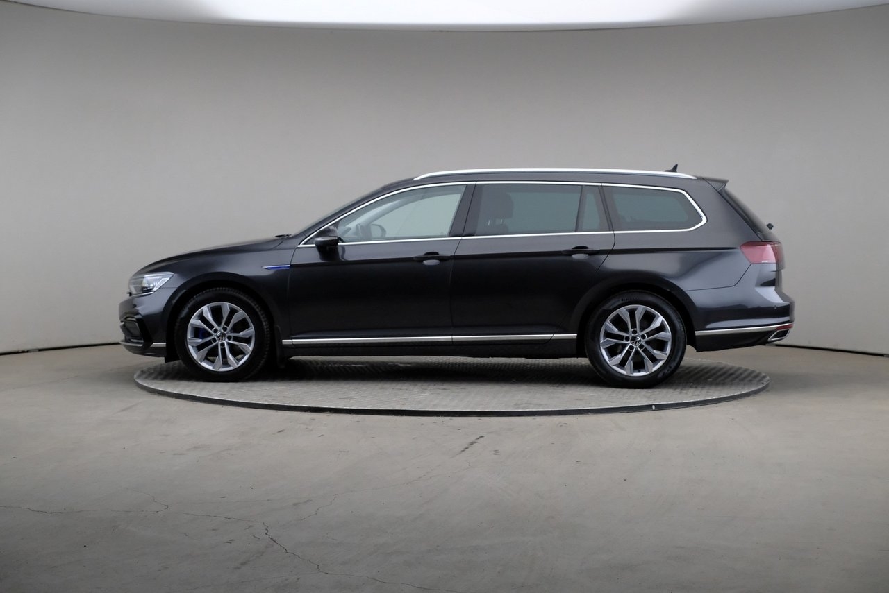 Volkswagen Passat 2023, bild 4/10