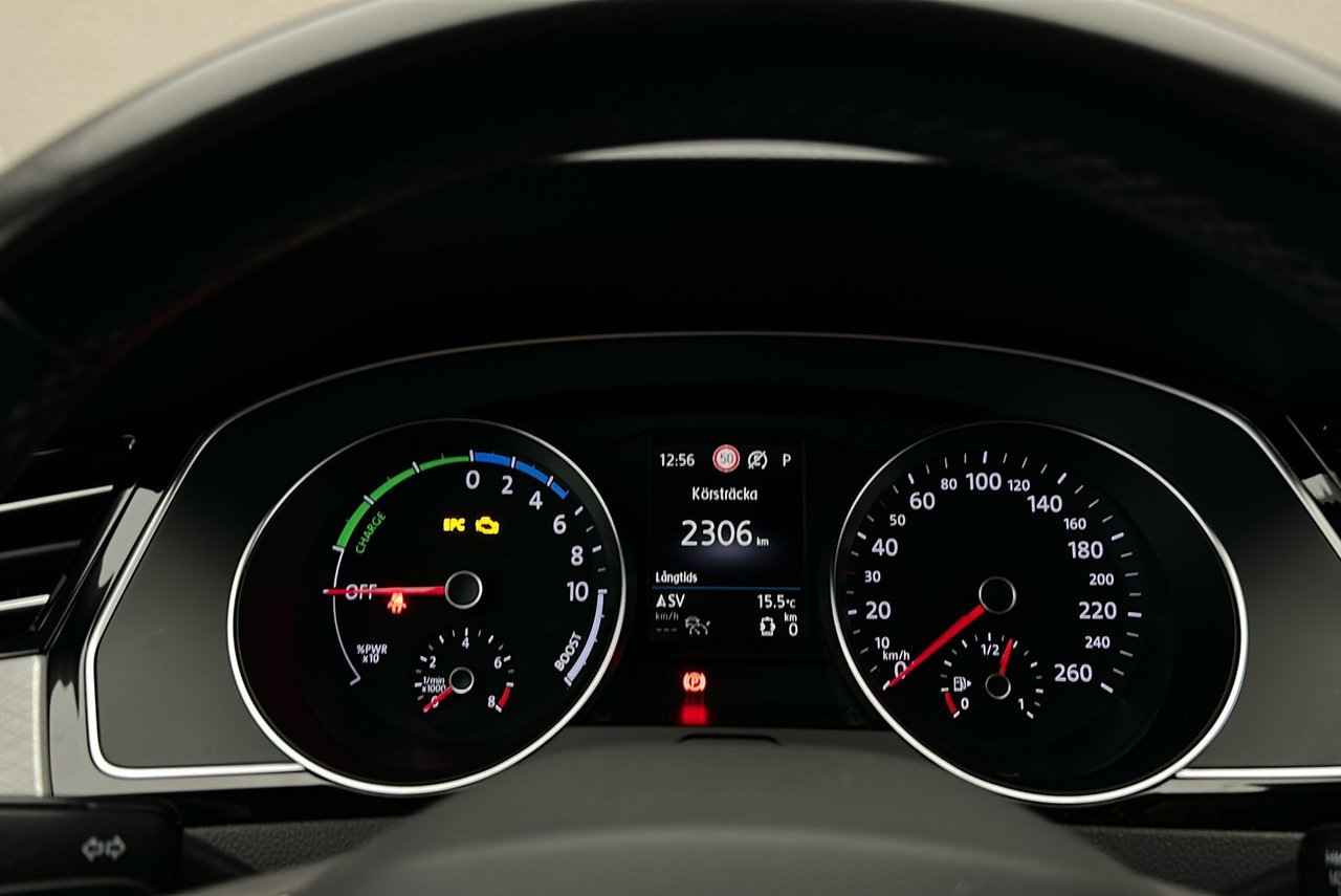 Volkswagen Passat 2023, bild 7/10