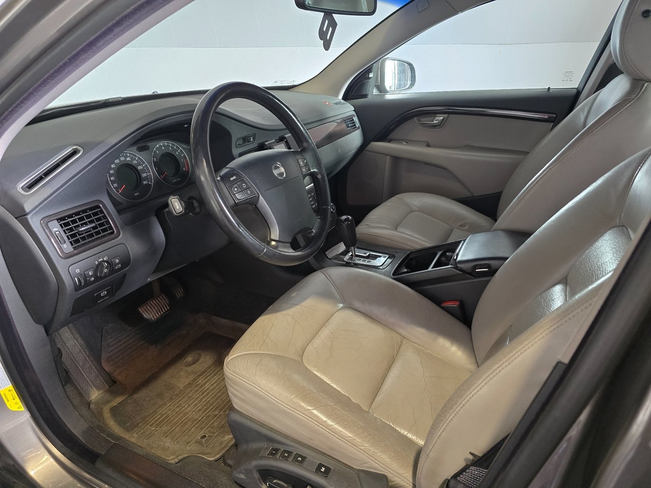 Volvo V70 2.5T Automat Summum Euro 4 2008, bild 5/13