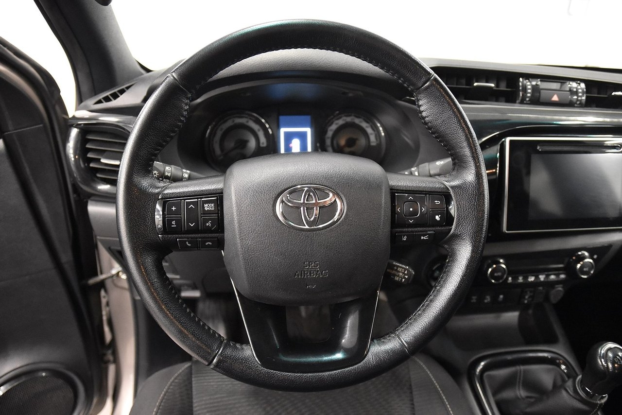 Toyota HiLux 2019, bild 2/10