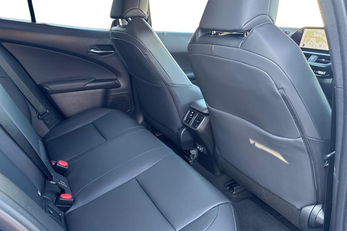 Lexus UX 300h F Sport B-kam Rattvärme 2026, bild 7/10