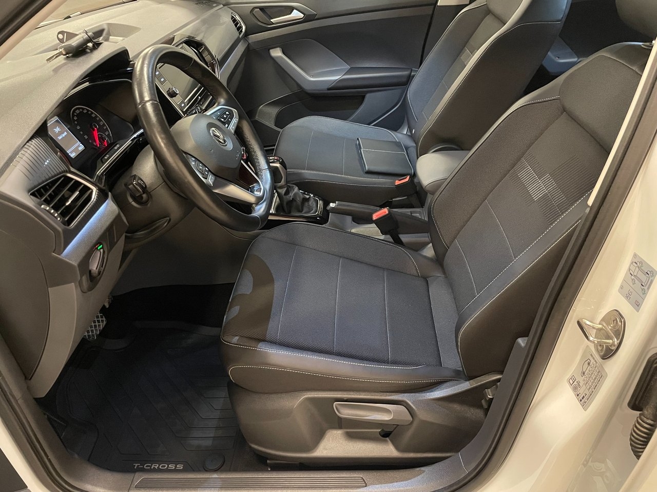 Volkswagen T-Cross 2020, bild 3/8