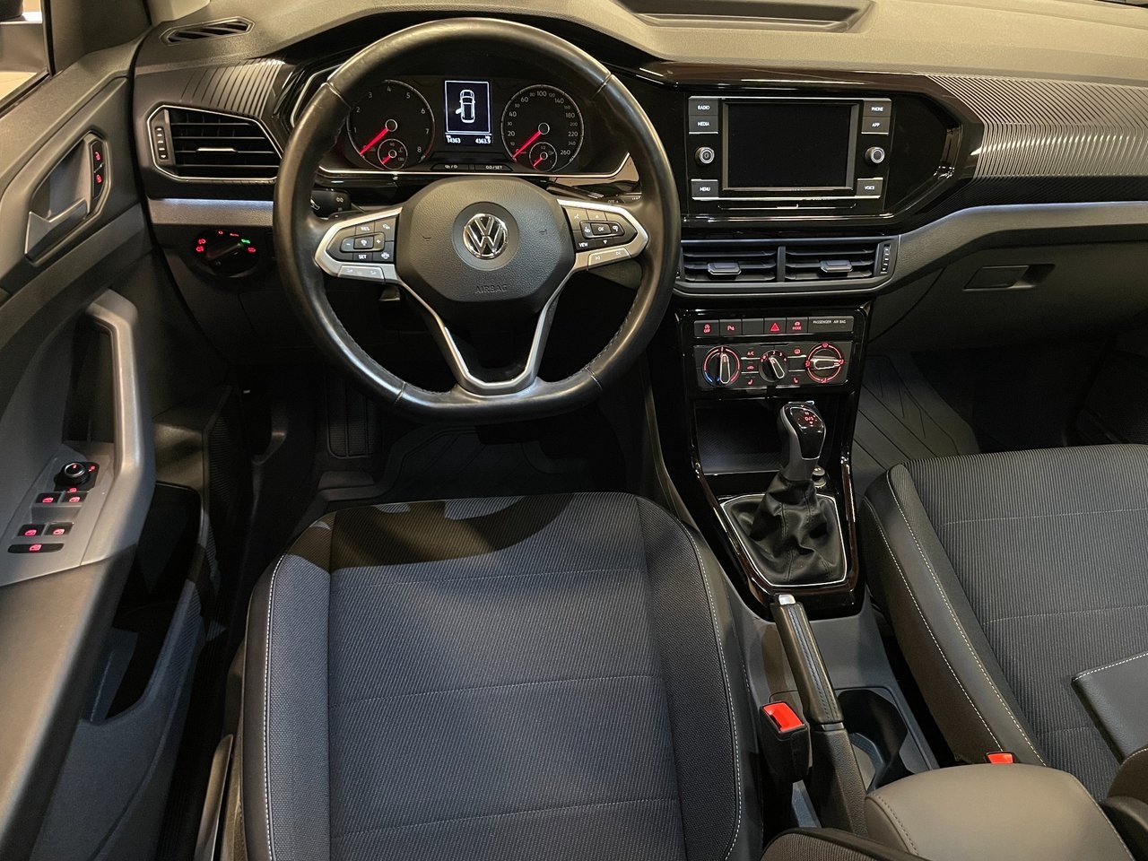 Volkswagen T-Cross 2020, bild 5/8