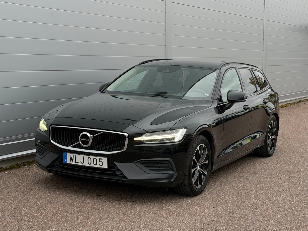 Volvo V60 D3 Momentum 2019, bild 2/10