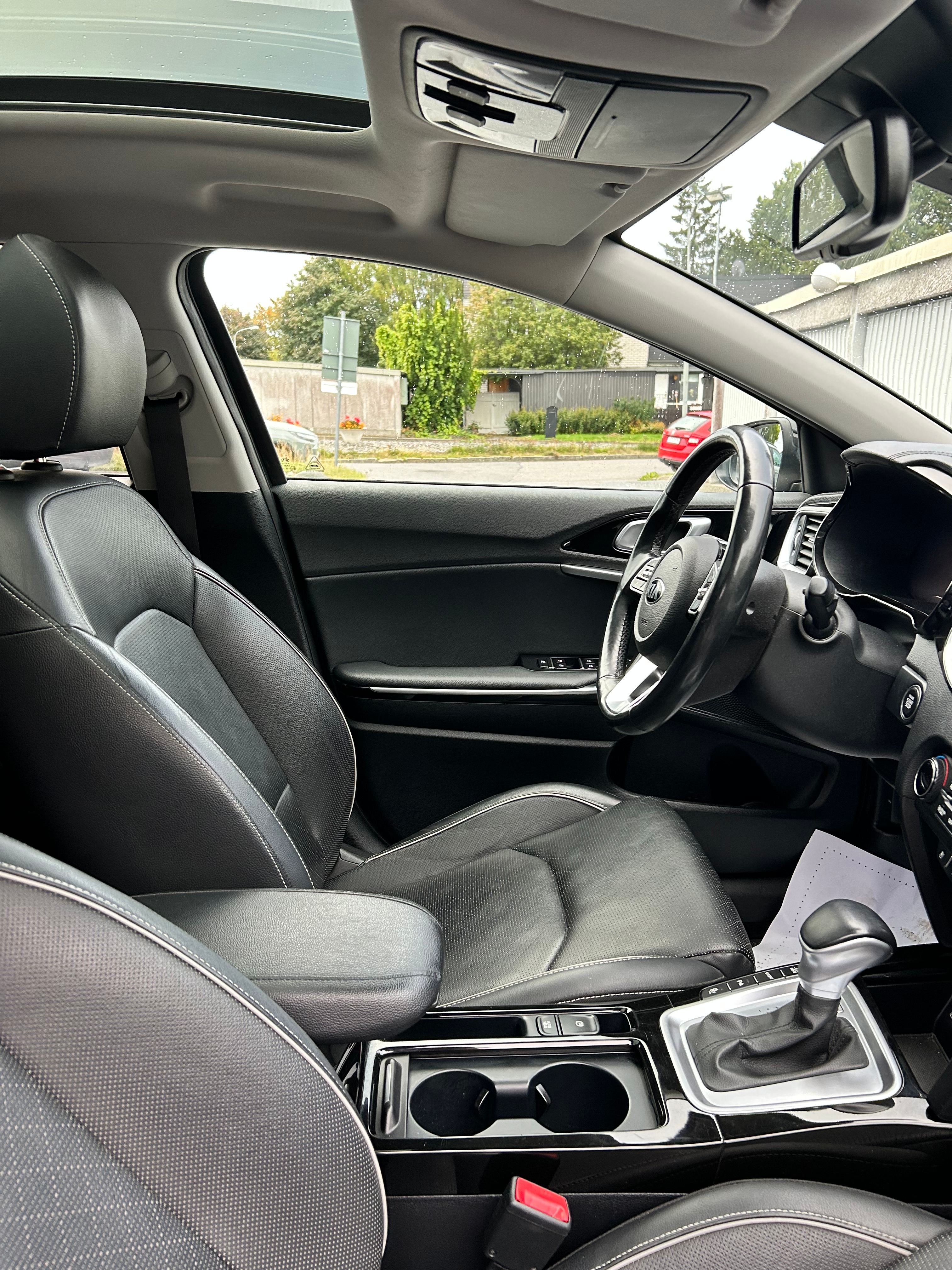 Kia XCeed Plug-in Hybrid DCT 2020, bild 4/5
