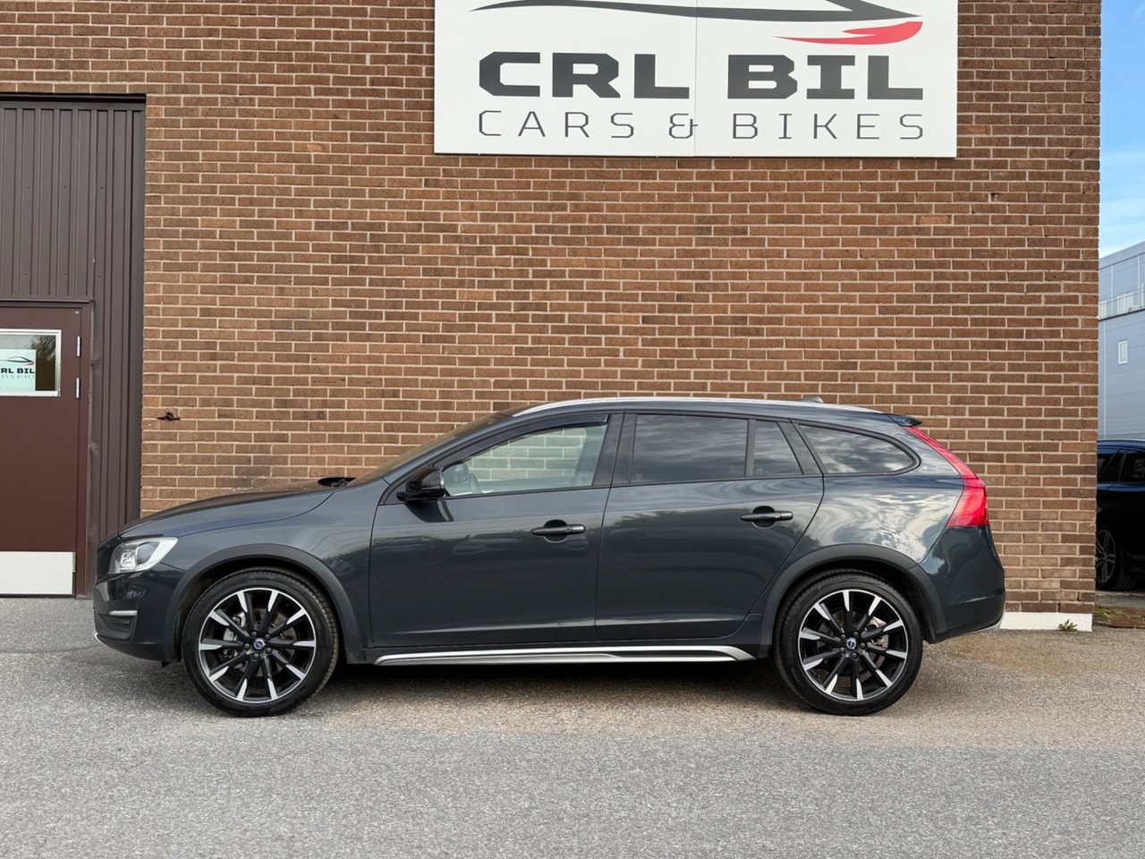 Volvo V60 Cross Country 2016, kuva 2/10