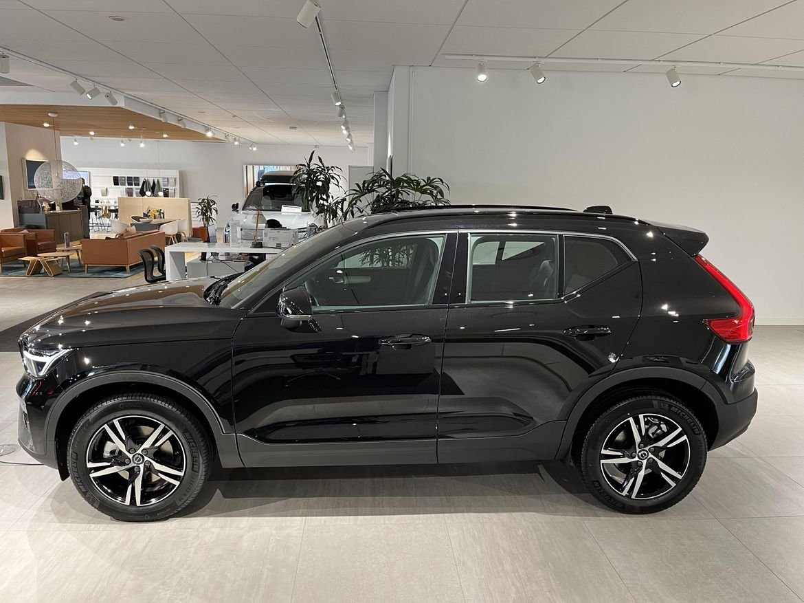 Volvo XC40 B3 FWD Bensin Plus Dark 2027, kuva 4/10