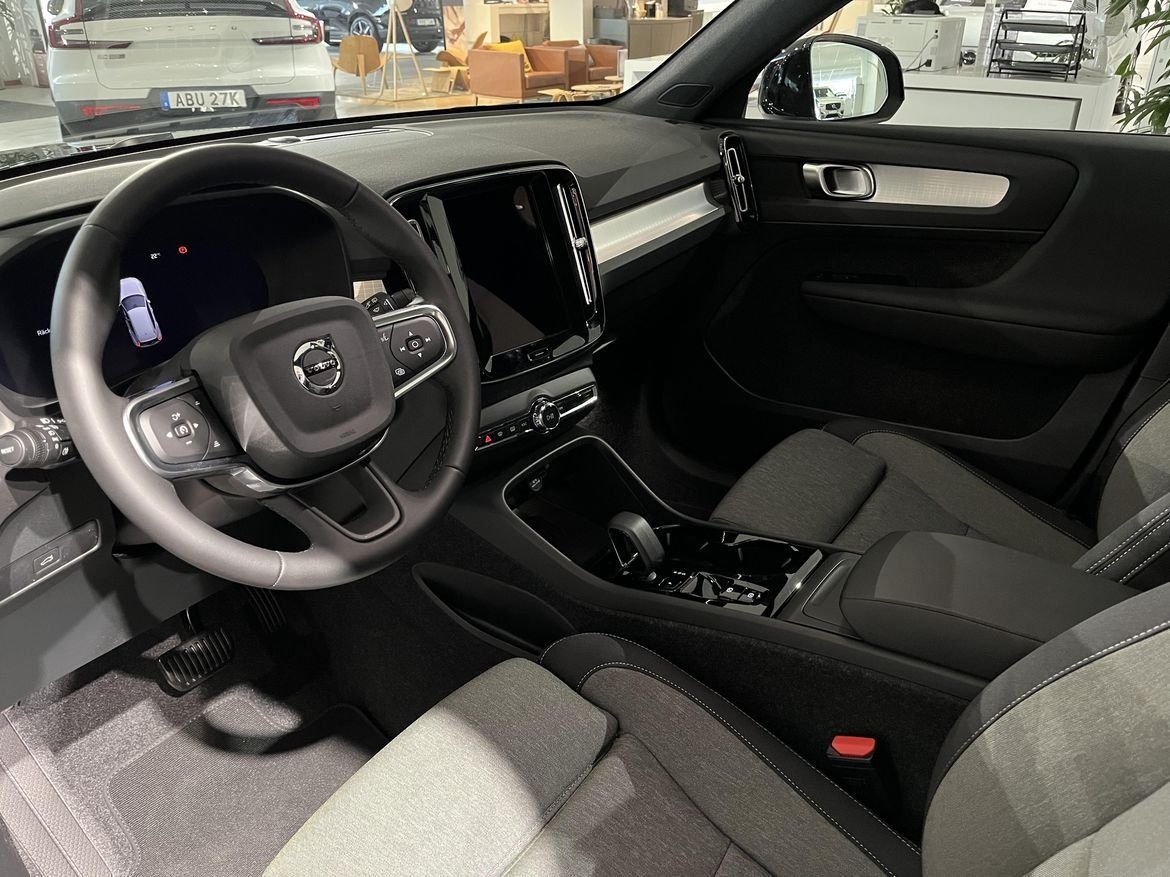 Volvo XC40 B3 FWD Bensin Plus Dark 2027, kuva 6/10