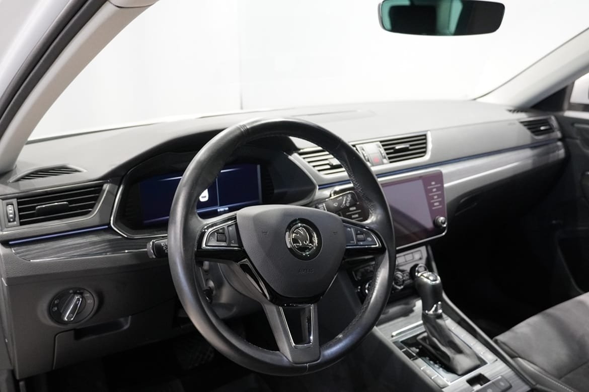 Skoda Superb 2020, bild 7/10